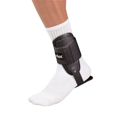 Mueller Lite Ankle Stabilizer - black