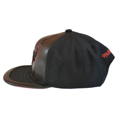 Mitchell & Ness Chicago Bulls White/Elephant Snapback