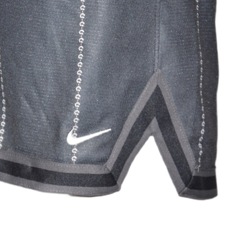 Spodenki Nike DNA Seasonal 10 Inch Shorts - DQ6087-010