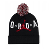 Zestaw młodzieżowy czapka zimowa + rękawiczki Air Jordan Essential Pom Beanie Set Czarny - 9A0869-023