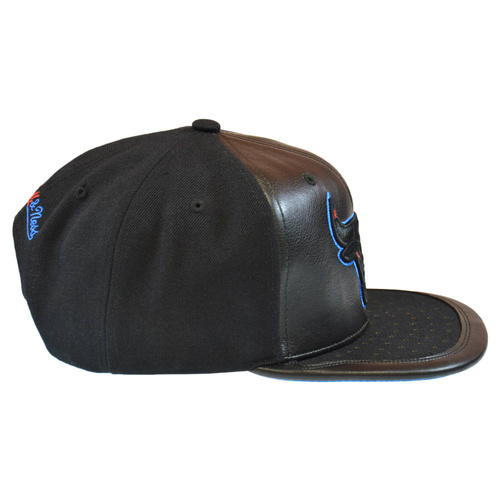 Mitchell & Ness Chicago Bulls White/Elephant Snapback
